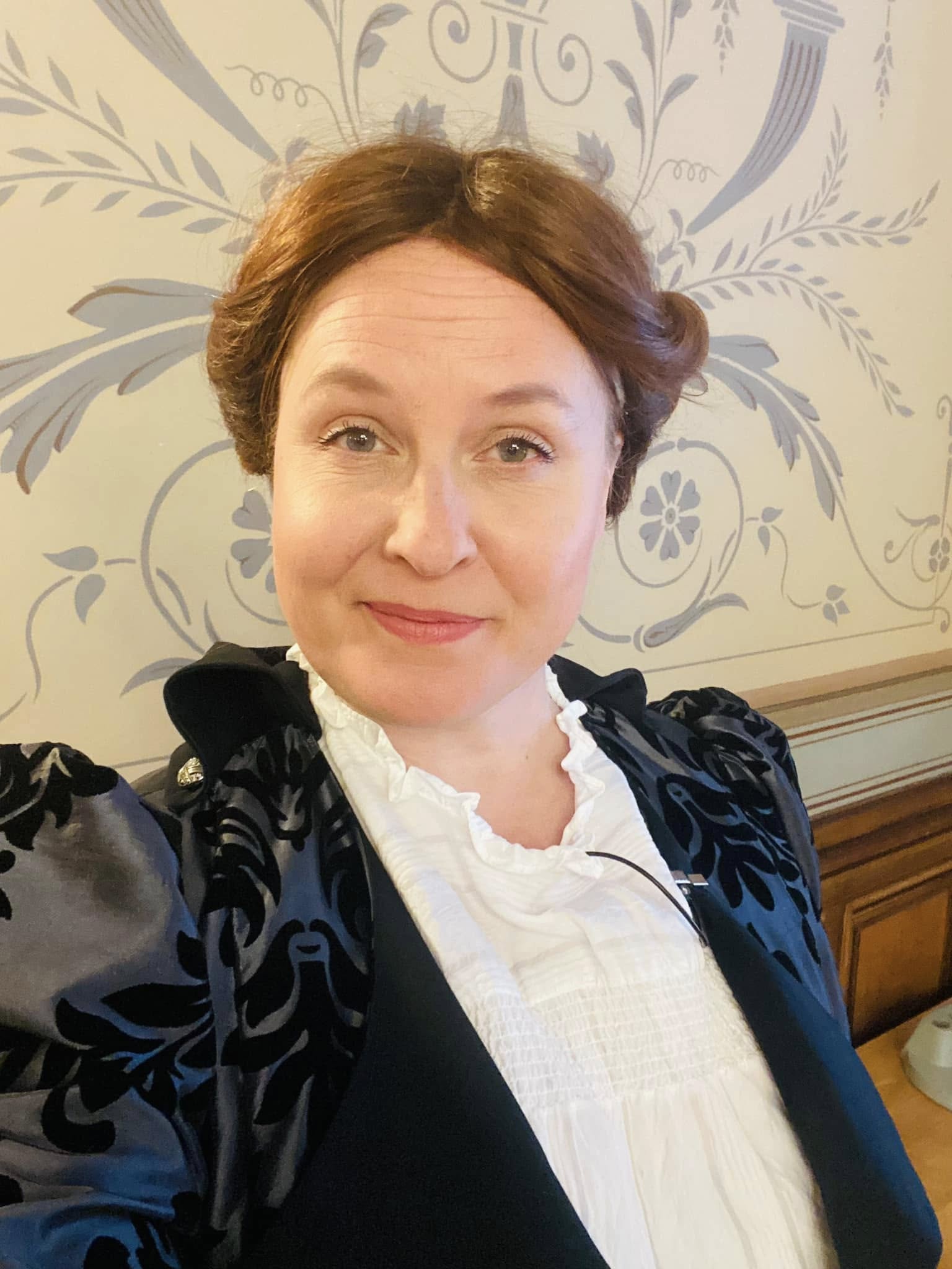 Kasvokuva naisesta, Minna Cantht näyttelijänään Tiina Naumanen